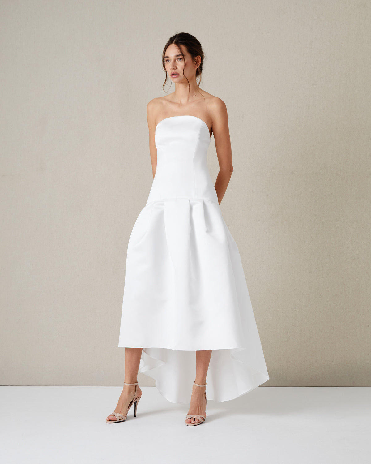 VESTIDO PALABRA HONOR FALDA PLIEGUES