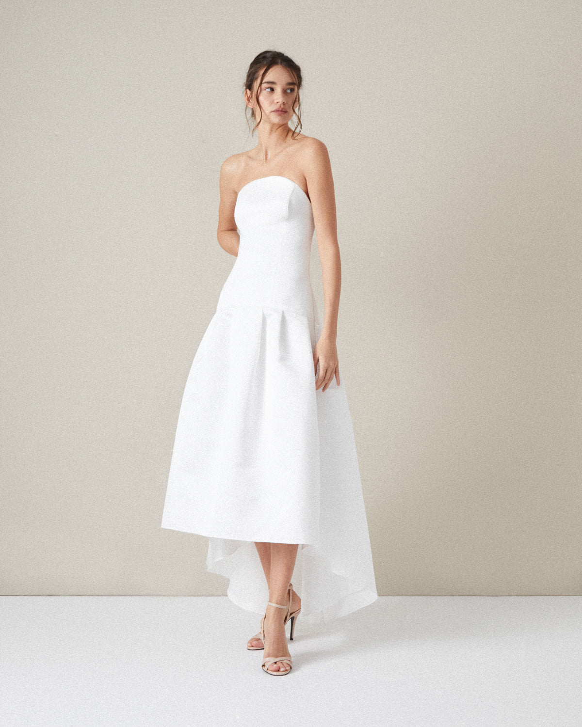 VESTIDO PALABRA HONOR FALDA PLIEGUES