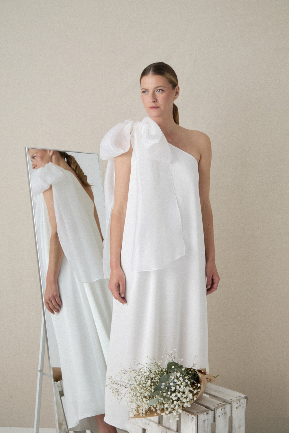 VESTIDO ASIMÉTRICO LAZO