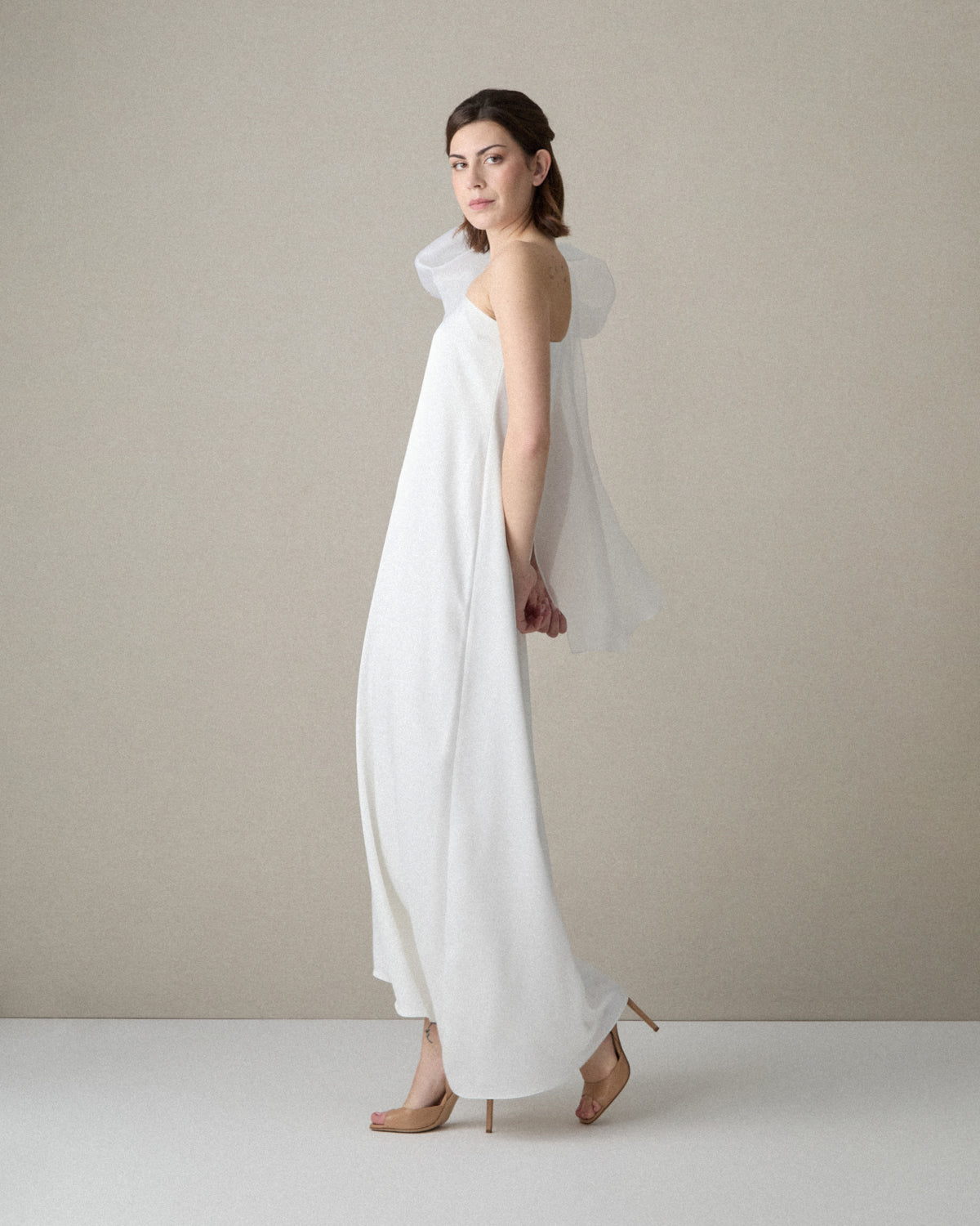VESTIDO ASIMÉTRICO LAZO