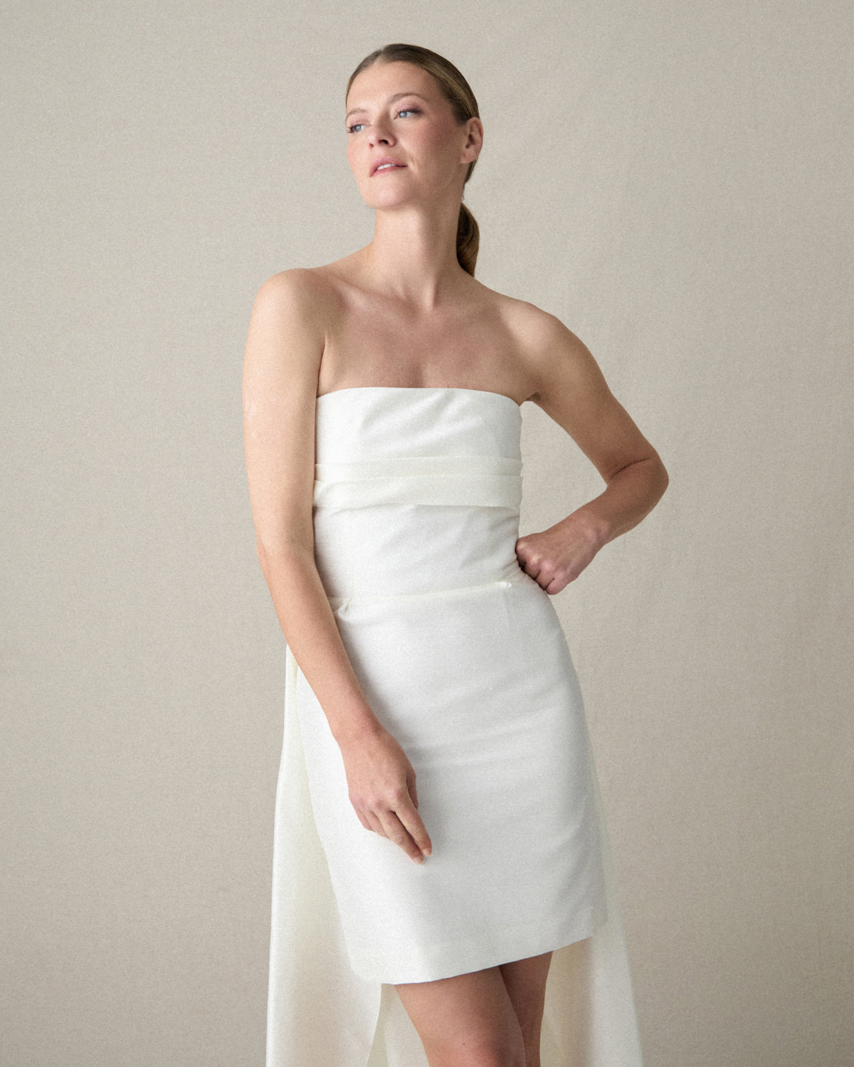 VESTIDO CORTO PALABRA HONOR