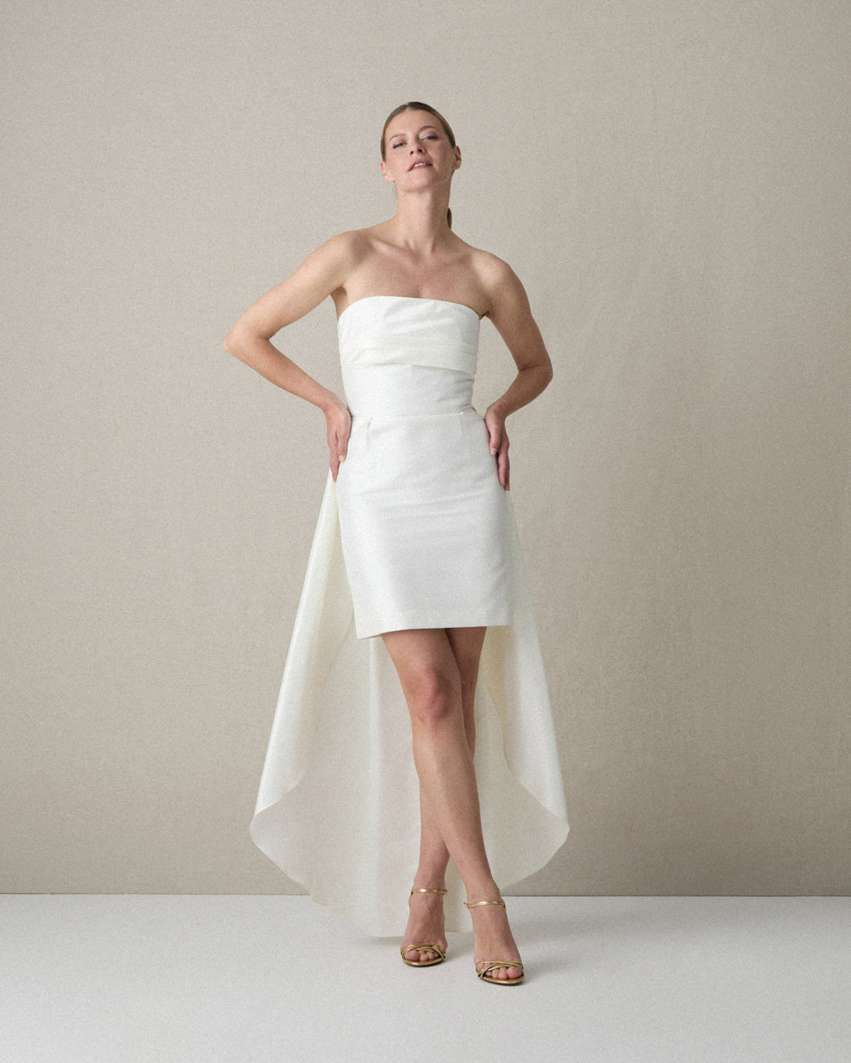 VESTIDO CORTO PALABRA HONOR