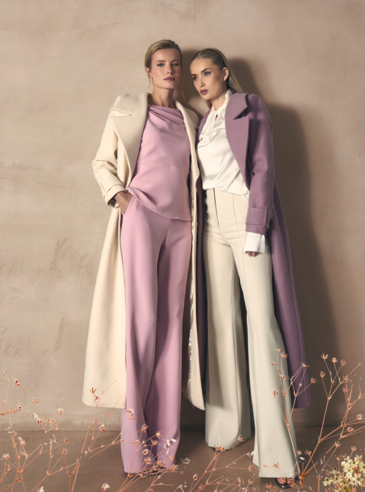 HANNIBAL LAGUNA WHITE PROPONE DOS ABRIGOS PARA LAS BODAS DE ENERO