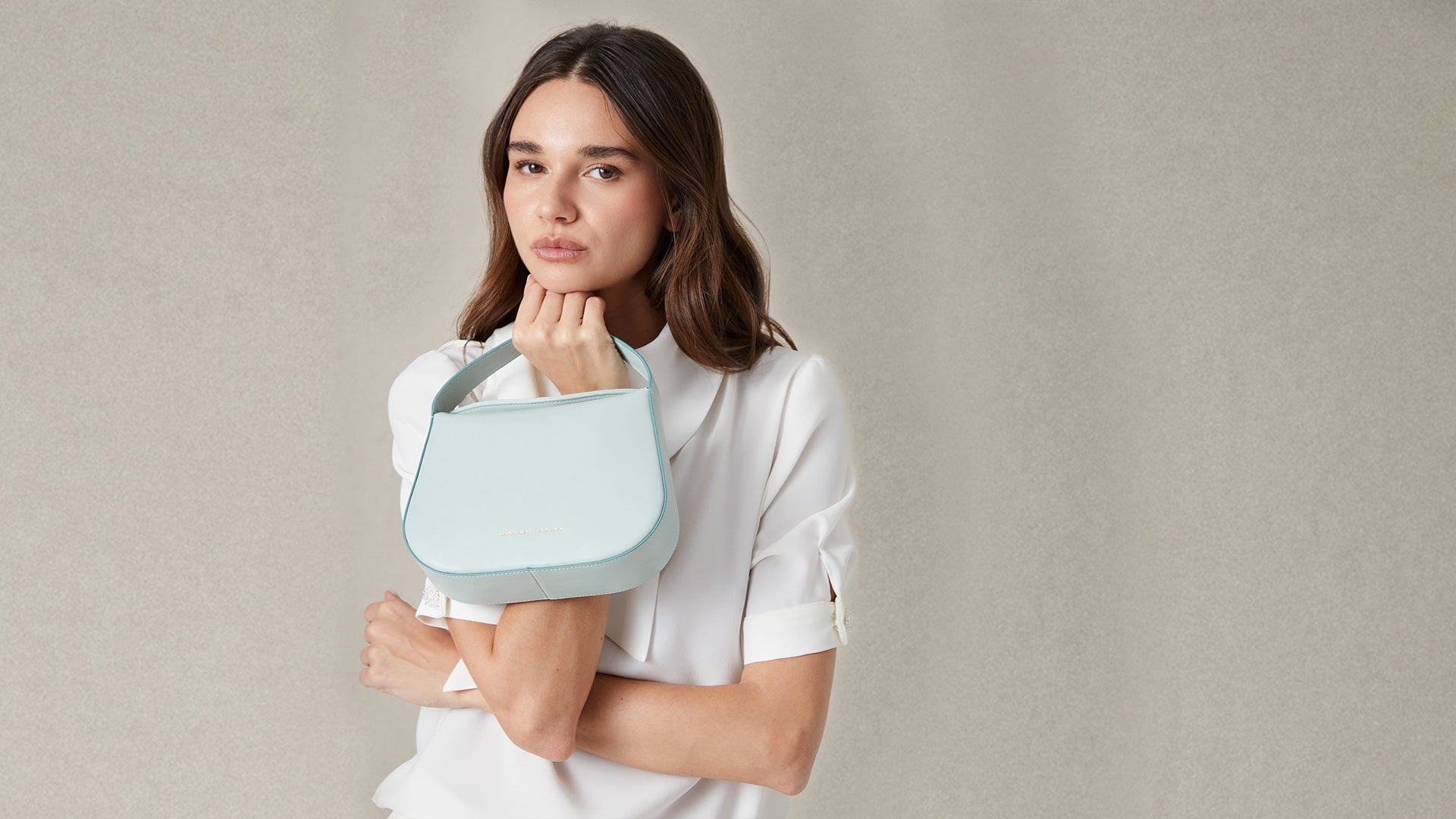 LOS BOLSOS QUE DEFINEN TU LOOK DE INVITADA (Y MARCAN LA DIFERENCIA)